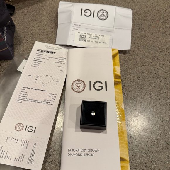 Cartier Jewelry - 1.00 CT Emerald Cut Lab Diamond – F VS2 – IGI Certified